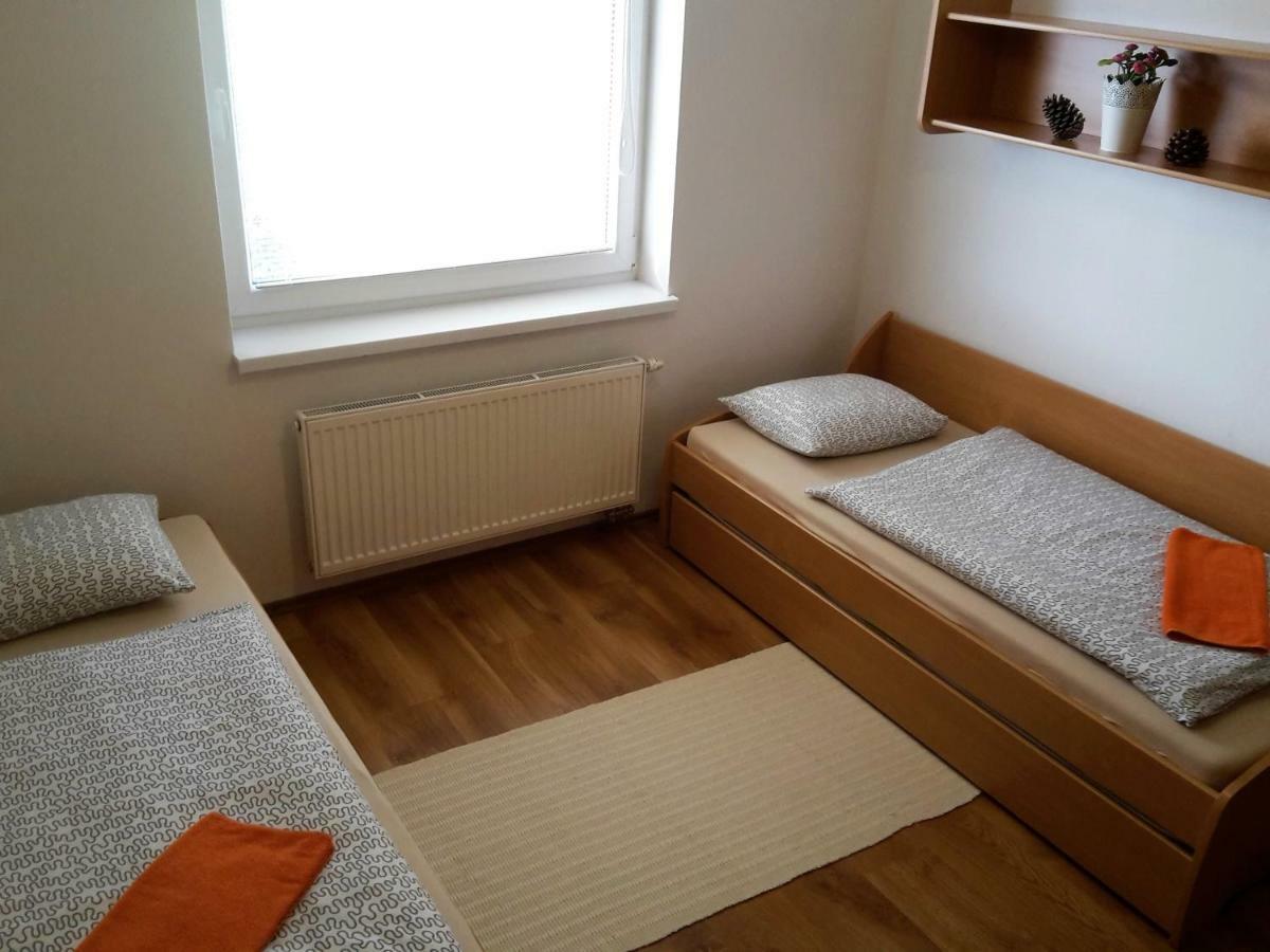 Apartman Slavkov Home & Parking Nová Lesná Exterior foto